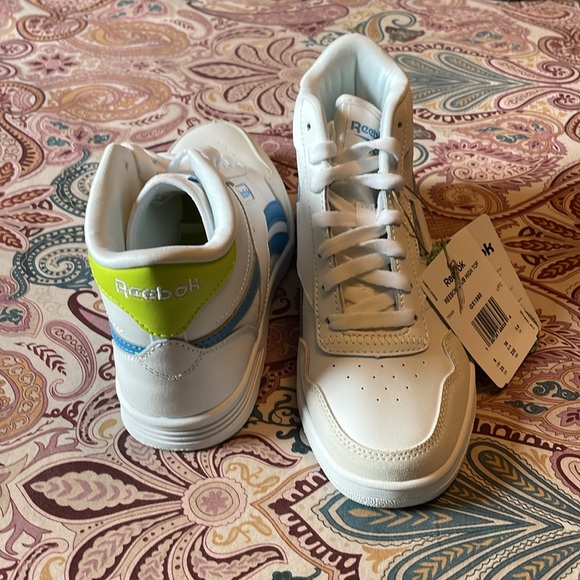 NIB size 6 Reebok high tops - Picture 4 of 5